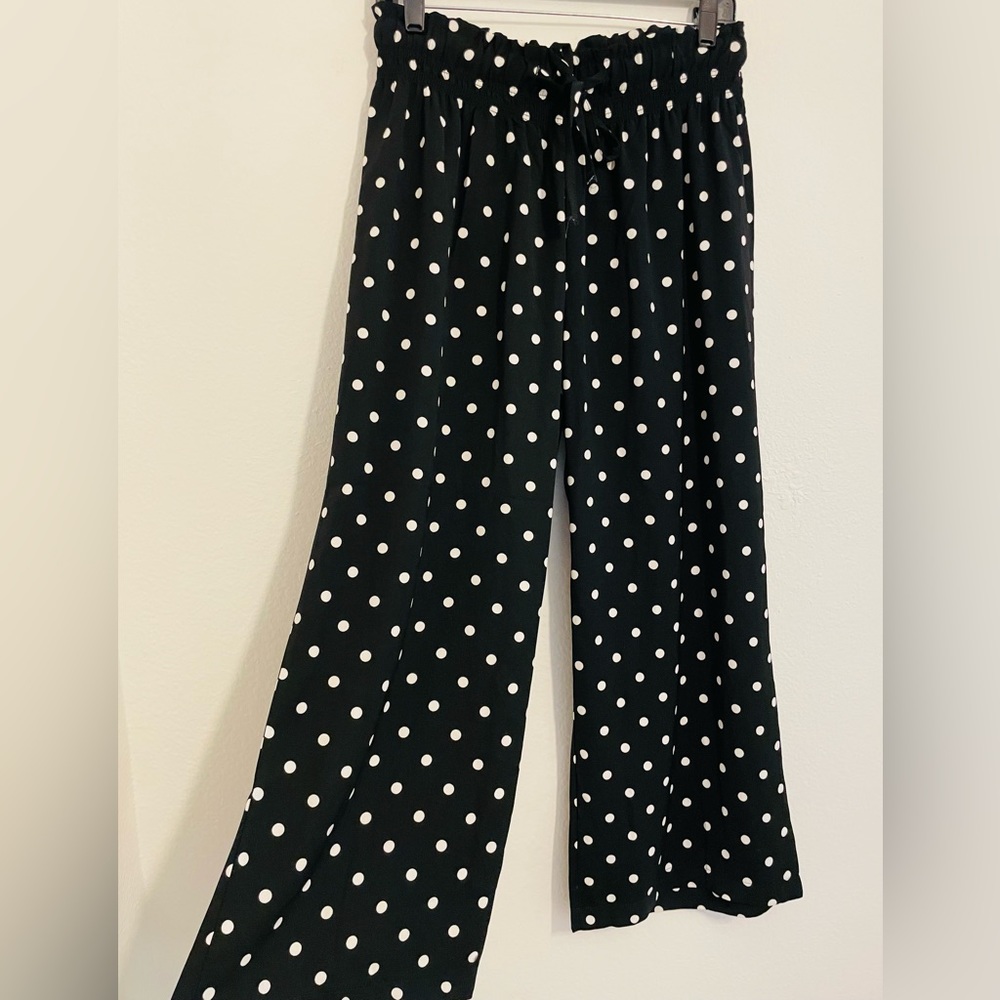**Brand New CROPPED Polka Dot pants** SZ L